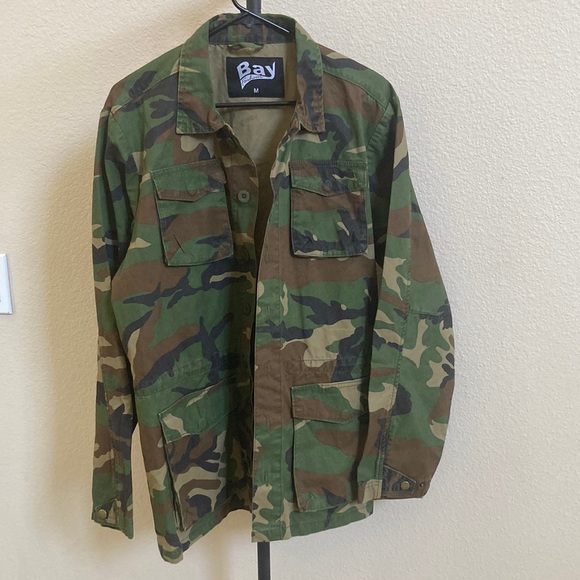 Other - Men’s Bay Fashion army print jacket